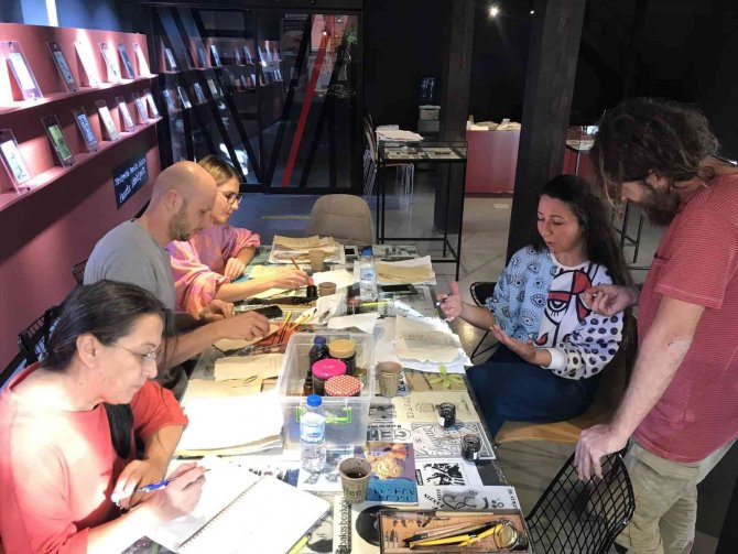 Nilüfer’de Ürettikleri Kağıt Ve Mürekkeple ‘Haiku’ Yazdılar