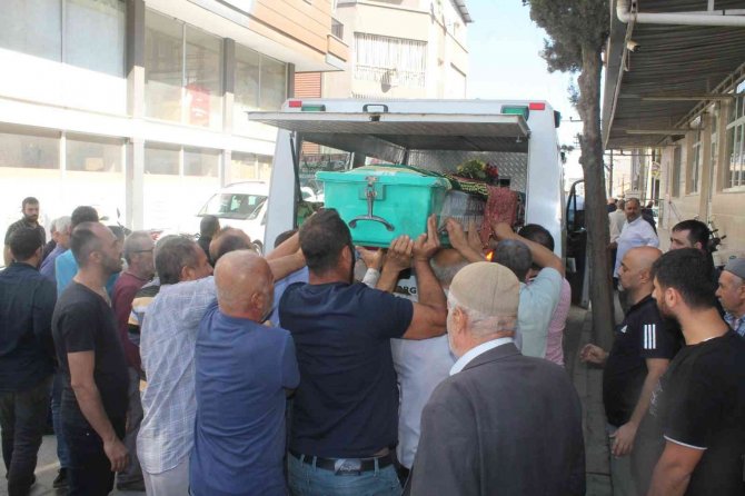 Tek Çocuklarını Gözyaşları İçinde Toprağa Verdiler