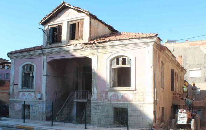 Manisa’nın Tarihi Değerlerinden Biri Daha Topluma Kazandırılıyor