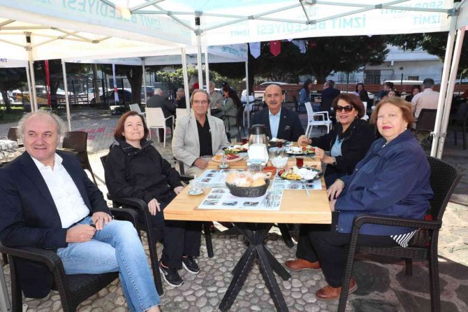 Rumeli Ve Balkan Lezzetleri İ̇zmitlilerle Buluştu