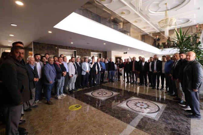 Kavak Müteahhitleri Bekliyor