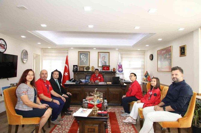 Başkan Çelik Teknofest’in Şampiyonlarını Altınla Ödüllendirdi