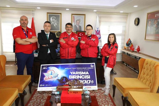 Başkan Çelik Teknofest’in Şampiyonlarını Altınla Ödüllendirdi