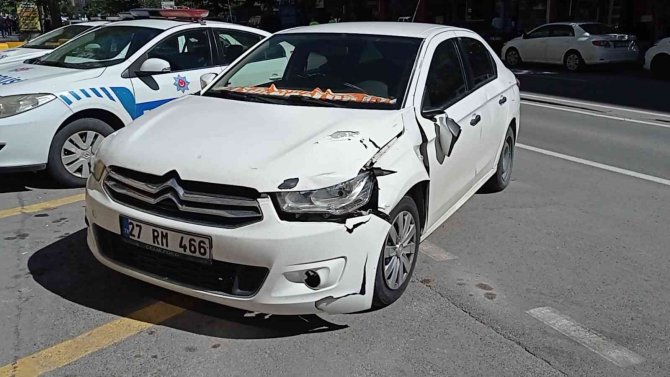 Otomobilin Çarptığı Yaya Ağır Yaralandı