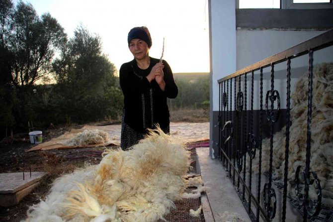 Yün Yorgan Ve Yastıklar Kara Kışa Hazırlanıyor