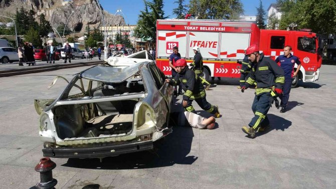 İ̇tfaiyeciler Usta Oyuncuları Aratmadı
