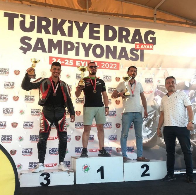 Kepez’de Motodrag Yarışı Nefesleri Kesti