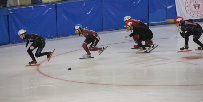 Short Track Federasyon Kupası Yarışları Nefesleri Kesti