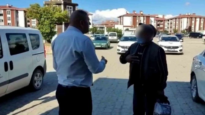 Koltuk Değneği İle Girdi, Yürüyerek Çıktı