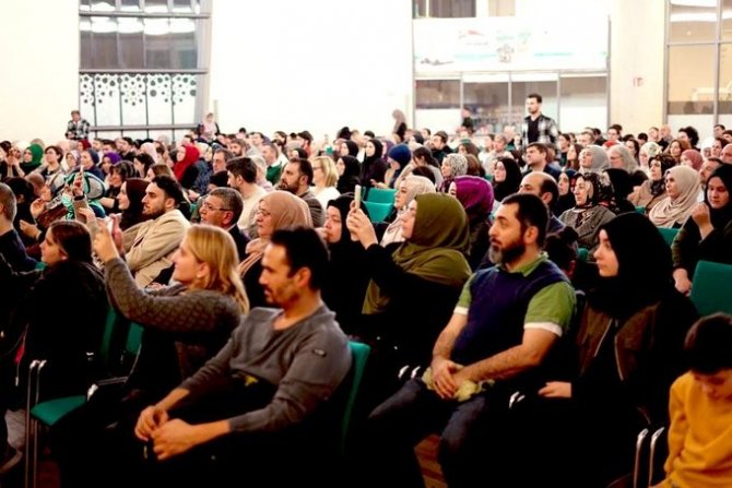 Yunus Emre Eserleri İle Almanya Ve Hollanda’da Anlatıldı