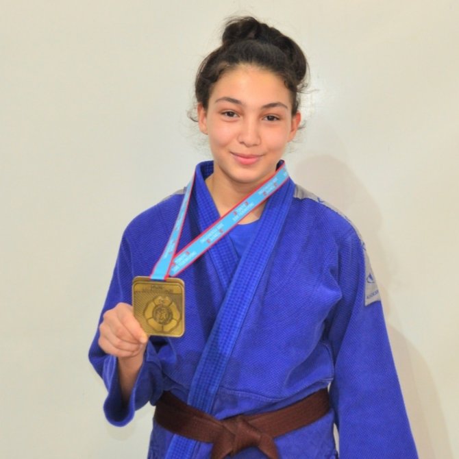 İ̇kra Üzüm’den Bronz Madalya