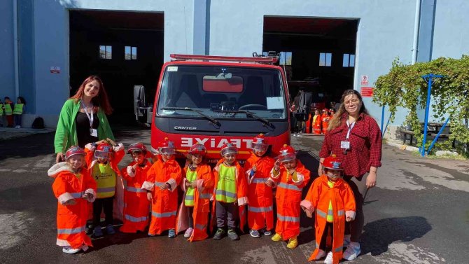 Minikler İtfaiyeci Oldu