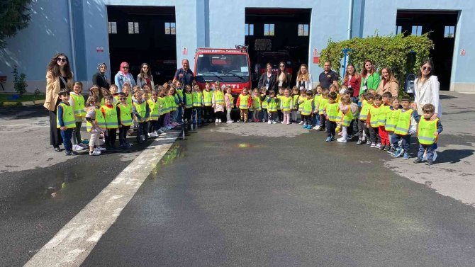 Minikler İtfaiyeci Oldu