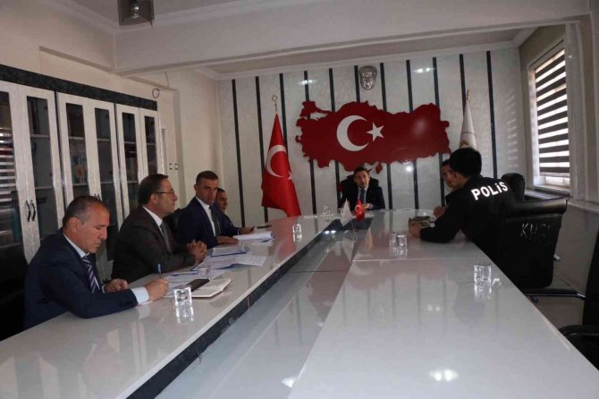 Hizan’da “Çocukların Eğitim Süreçlerinin Güvenliği” Toplantısı Gerçekleştirildi