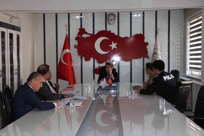 Hizan’da “Çocukların Eğitim Süreçlerinin Güvenliği” Toplantısı Gerçekleştirildi