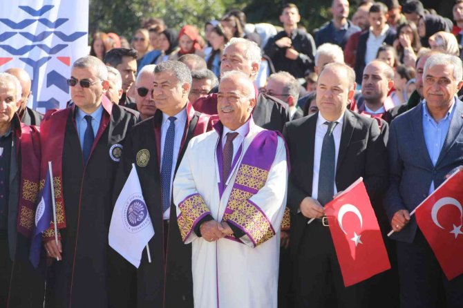 Atatürk Üniversitesi 65’nci Akademik Yılı Düzenlenen Çeşitli Etkinliklerle Açıldı