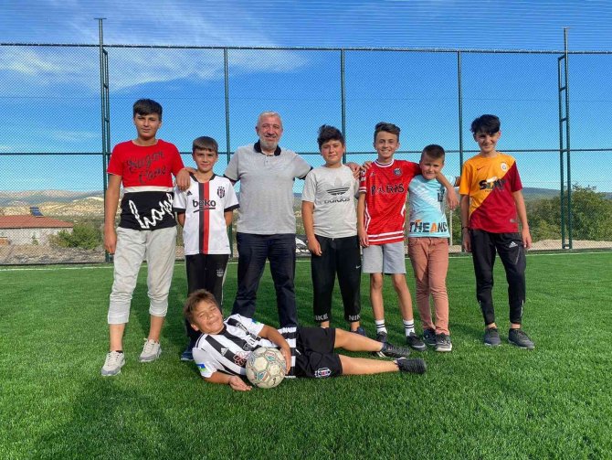 Hisarcık Dereköy’de Sentetik Çim Yüzeyli Halı Saha Hizmete Girdi