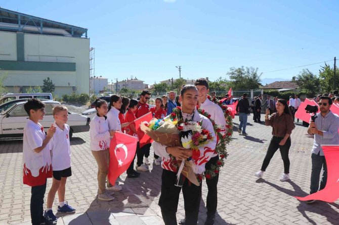 Avrupa Şampiyonu Aleyna Coşku İle Karşılandı