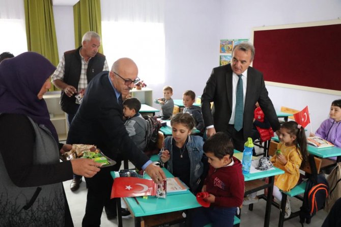 Kaymakam Öztürk, Kapanalan İ̇lkokulu’nda İncelemelerde Bulundu