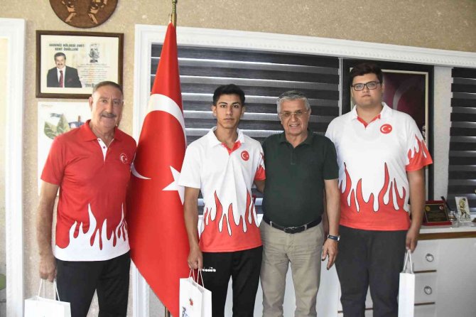 Başkan Toplaloğlu, Milli Sporcu Şen’i Ağırladı