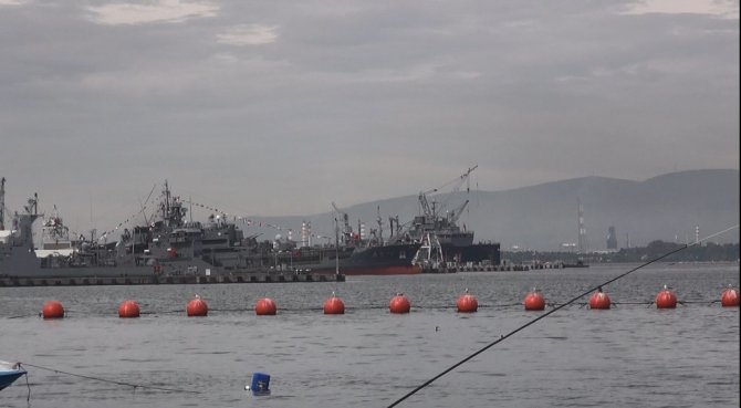 Donanma Komutanlığında Gemi Boyayan 5 Asker Denize Düştü