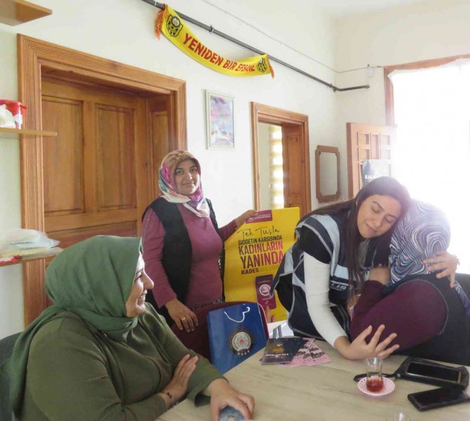 Kadın Polislerden Kadınlara ’’Şiddet’’ Uyarısı