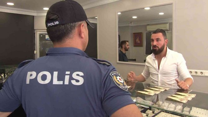 Maltepe’de Sahte Dolar Satmaya Çalışan Şahıs Suçüstü Yakalandı