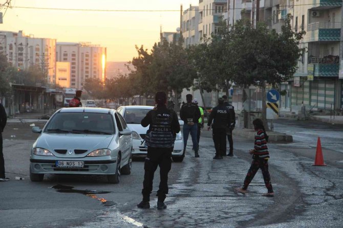 Şanlıurfa’da Helikopter Destekli Uyuşturucu Operasyonu: 86 Gözaltı