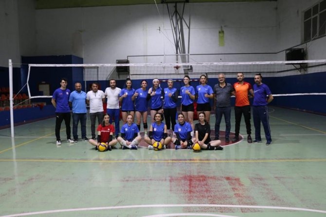 Sivas Özel İ̇dare 2. Lig Hazırlıklarını Sürdürüyor