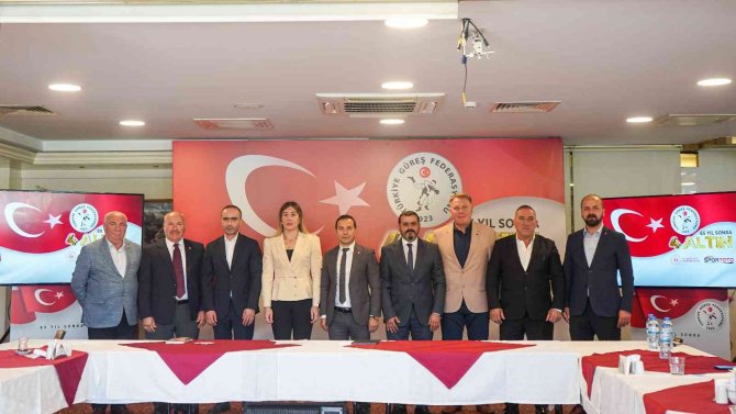 Şeref Eroğlu: “Dünya Şampiyonluğu Türk Güreşinin Geleneğidir”