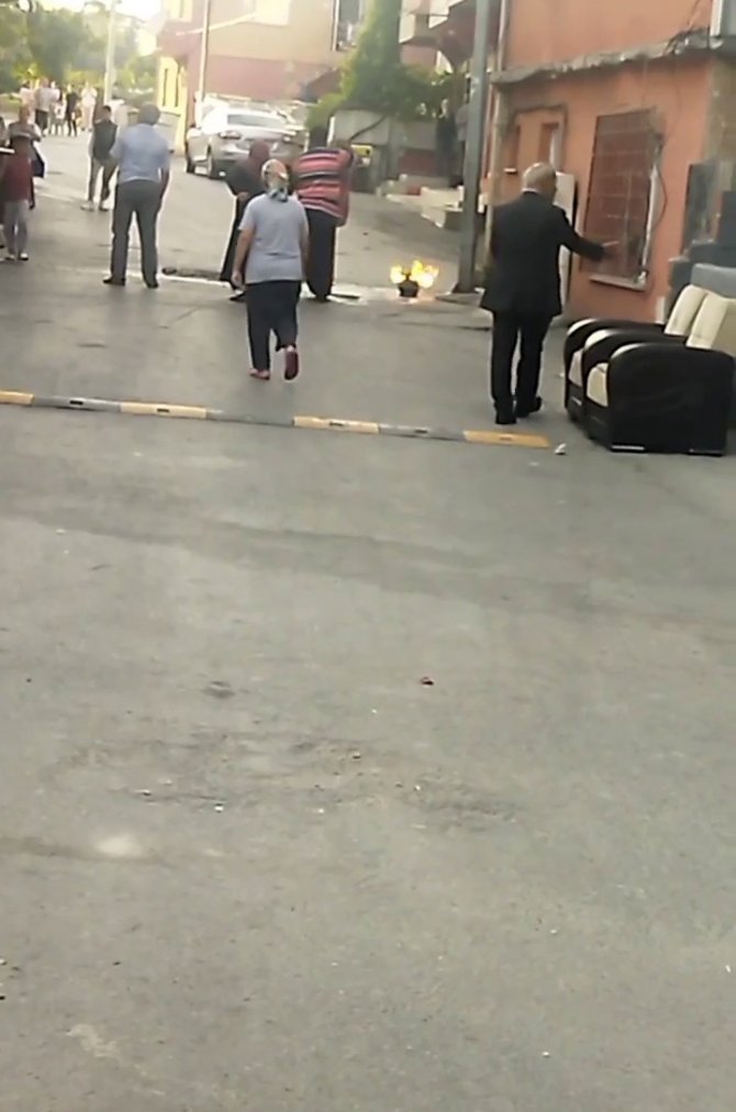 Büyükçekmece’de Alev Alev Yanan Piknik Tüpüne Tehlikeli Müdahale