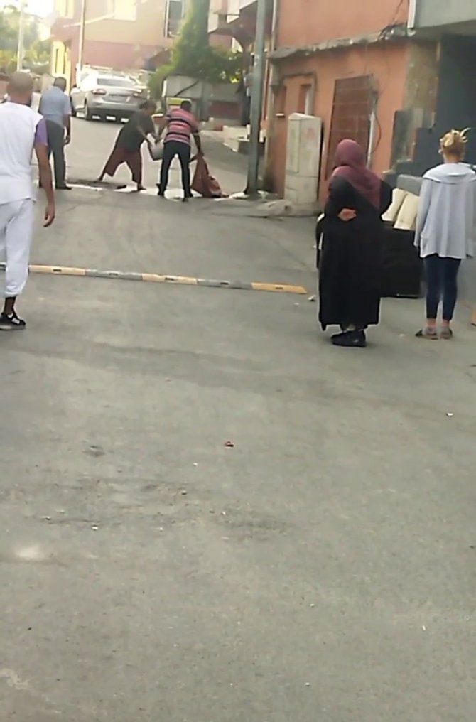 Büyükçekmece’de Alev Alev Yanan Piknik Tüpüne Tehlikeli Müdahale