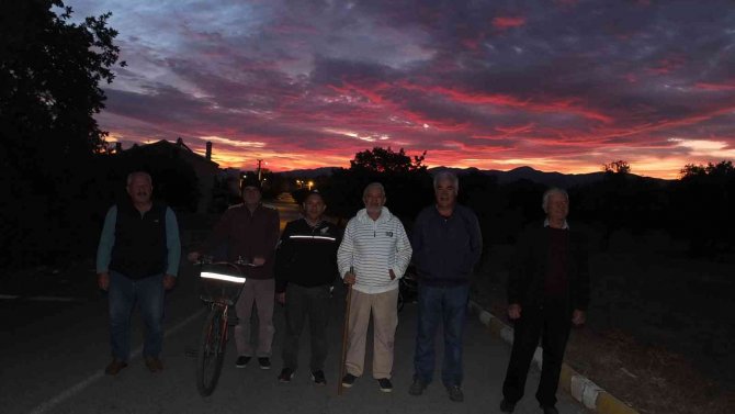 Burhaniye’de Güneşin Doğuşundaki Güzellik Kameralara Böyle Yansıdı