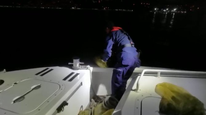İ̇stanbul Boğazı’nda Yasadışı Midye Avcılığı Yapanlar Suçüstü Yakalandı