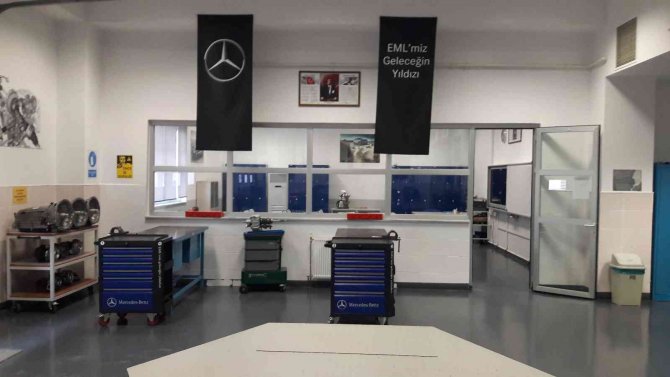 Mercedes-benz Laboratuvarlarında 2 Bin 416 Öğrenci Eğitim Aldı