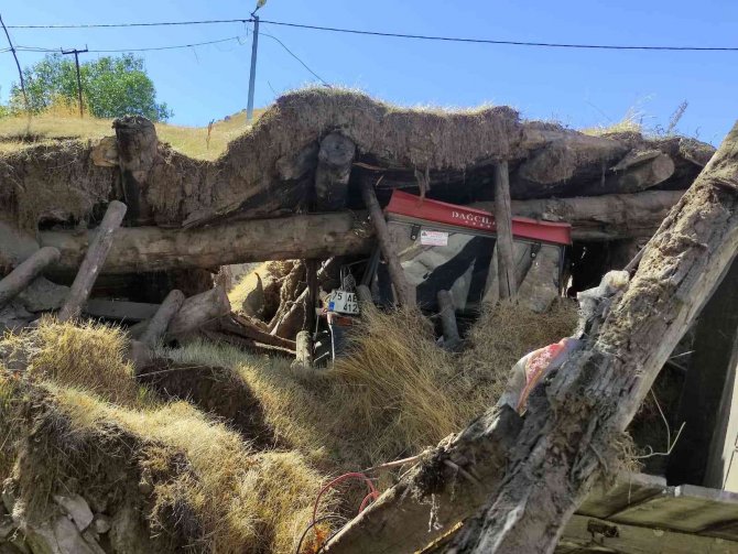 Ardahan’da Deprem Bölgesinde Hasar Tespit Çalışmaları Devam Ediyor
