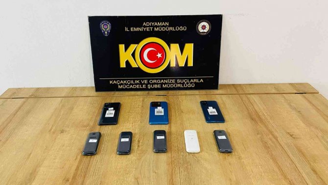 Kaçak Cep Telefonları Ele Geçirildi