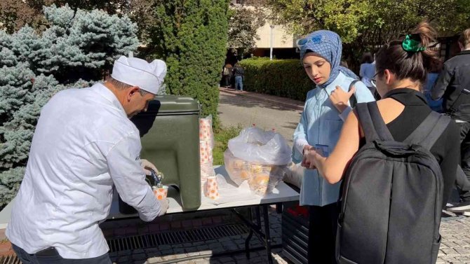 Öğrencilere Ücretsiz Çorba Hizmeti