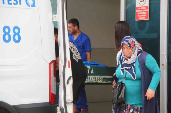 Darp Edildikten Sonra Taksinin Altında Kalan Gencin Cenazesi Adli Tıptan Alındı