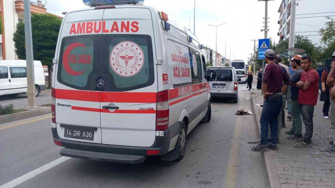 Geri Geri Gelen Hafif Ticari Aracın Çarptığı Yaşlı Adam Ağır Yaralandı