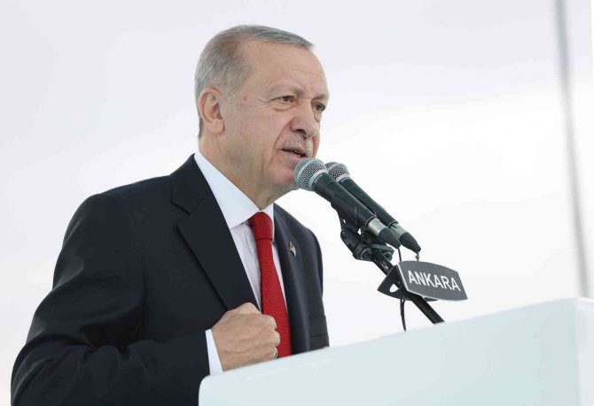 Cumhurbaşkanı Erdoğan: “Başka Ülkelerin, Toplumların Güzellemesini Yapanların Gayesi, En Büyük Gücümüz Olan Sosyal Yapımızı Çökertmektir”