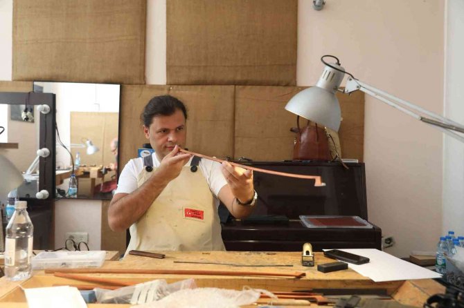 Deü, Çalgı Yapım Ustalarını İ̇zmir’de Buluşturdu