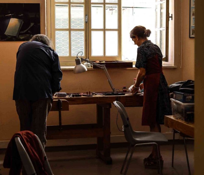 Deü, Çalgı Yapım Ustalarını İ̇zmir’de Buluşturdu