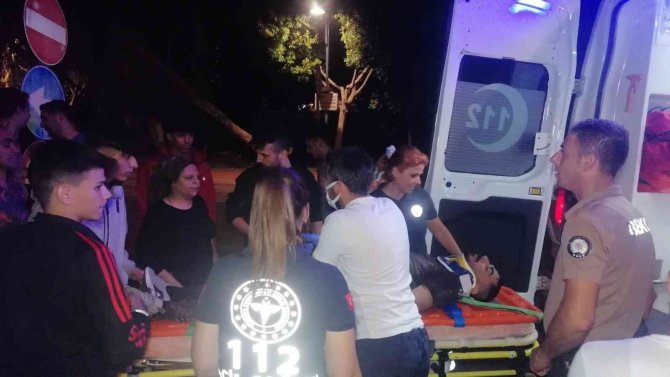 Irmakta Boğulmak Üzere Olan Kişiyi Vatandaşlar Kurtardı