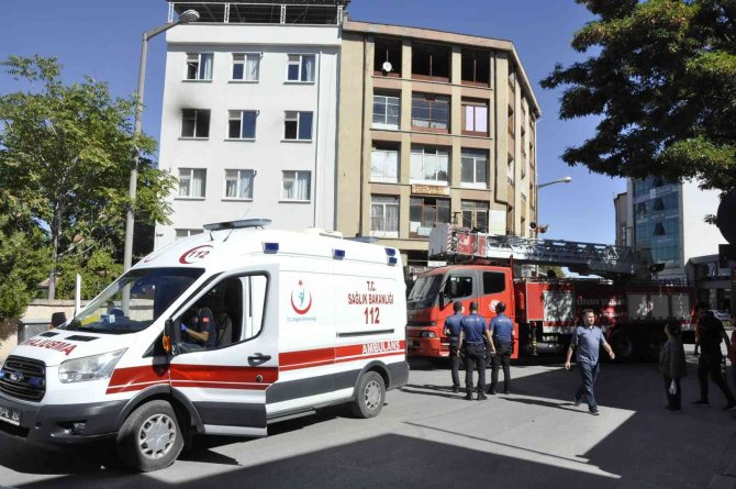 Karaman’da Ev Yangını Büyümeden Söndürüldü