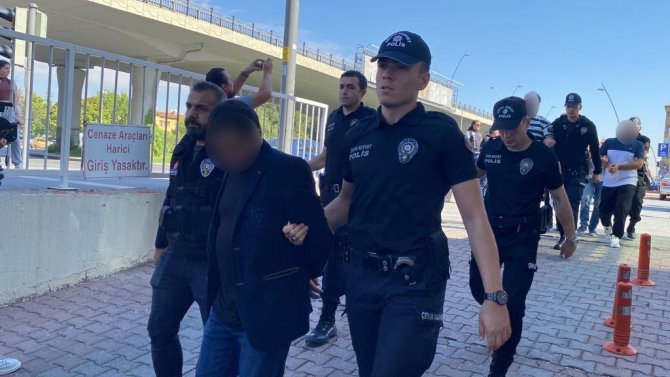 Kayseri’de Uyuşturucu Tacirlerine ‘Kökünü Kurutma Operasyonu’: 43 Gözaltı
