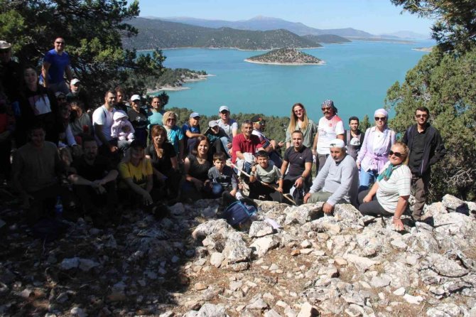 Beyşehir Gölü’ndeki Ada Doğa Tutkunlarının Gözdesi Oldu