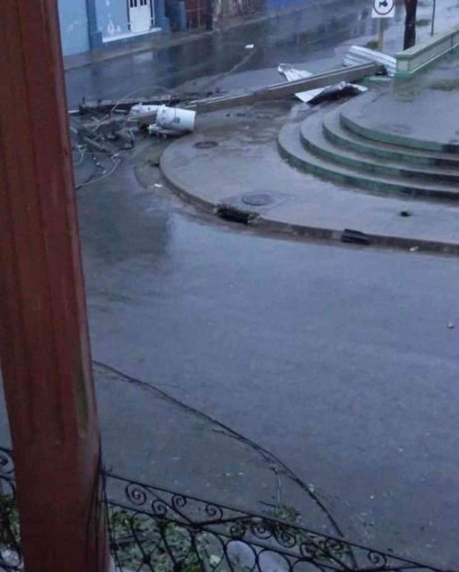 Küba Kasırga Nedeniyle Karanlığa Gömüldü