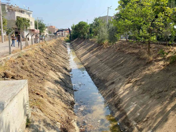 Manisa’da Sulama Kanalları Temizlendi