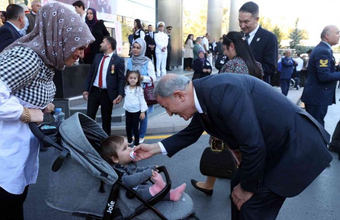 Bakan Akar: “(Mersin’deki Saldırı) Hain Teröristlerin, Alçakların Bu Saldırıları Suriye’de Organize Ettiği Bilgisine Sahibiz”